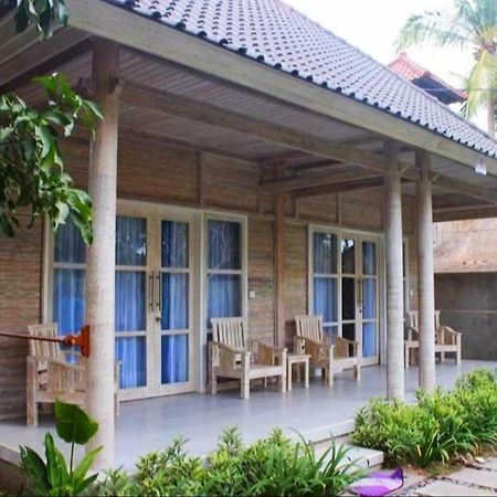 Vista Huts Lembongan Hotel Exterior foto