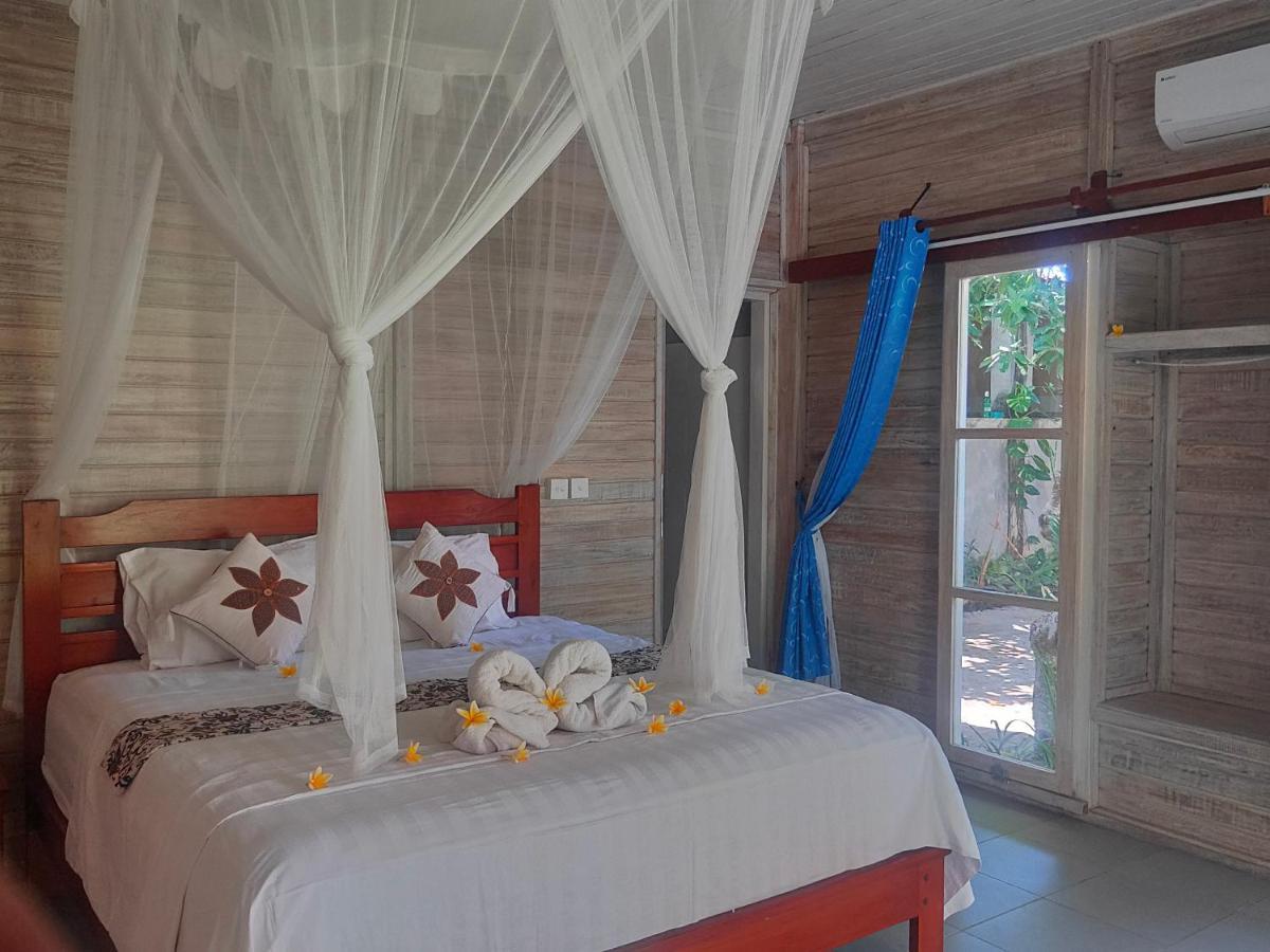Vista Huts Lembongan Hotel Exterior foto