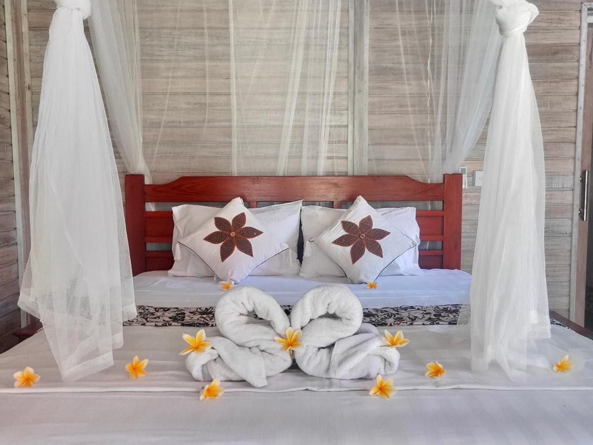 Vista Huts Lembongan Hotel Exterior foto