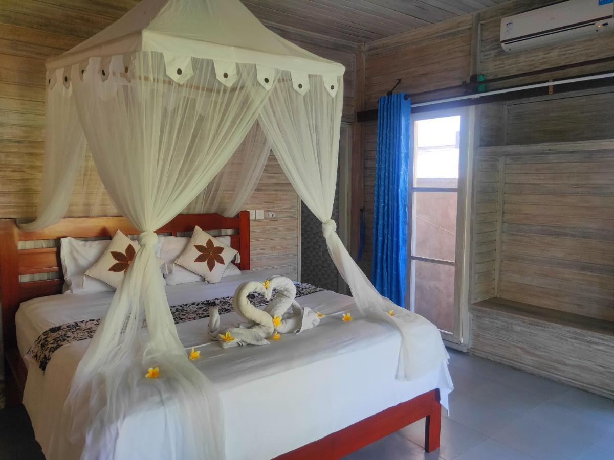 Vista Huts Lembongan Hotel Exterior foto