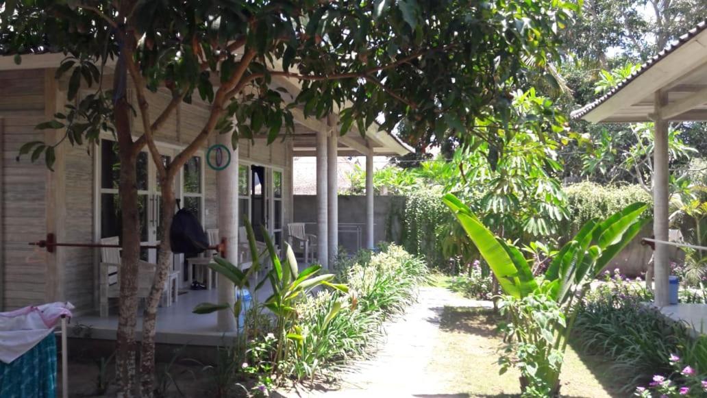 Vista Huts Lembongan Hotel Exterior foto
