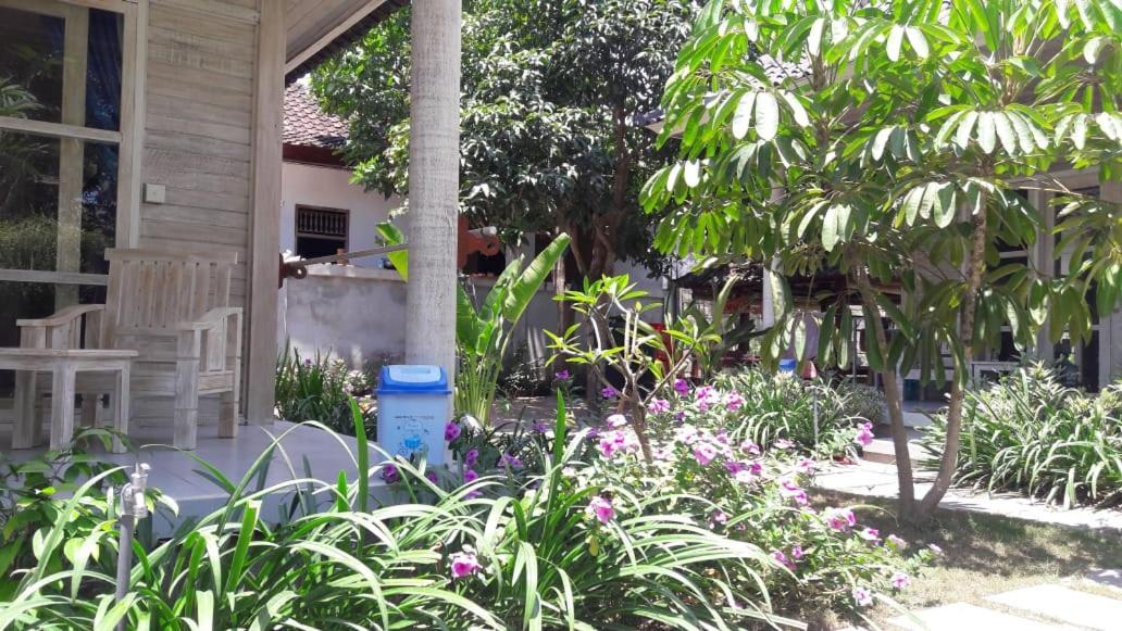 Vista Huts Lembongan Hotel Exterior foto